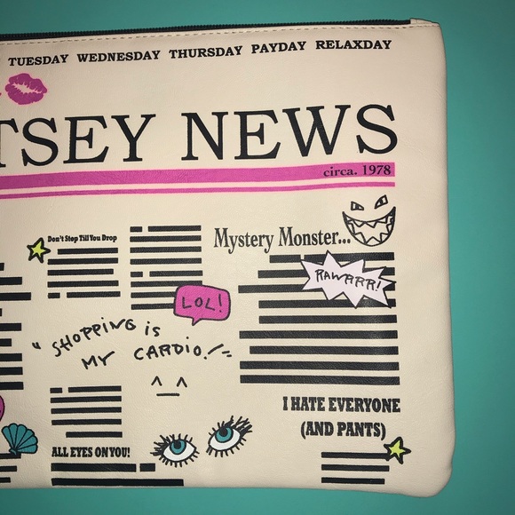 Betsey Johnson Pouch NYC Newspaper Print Pink - Picture 6 of 13